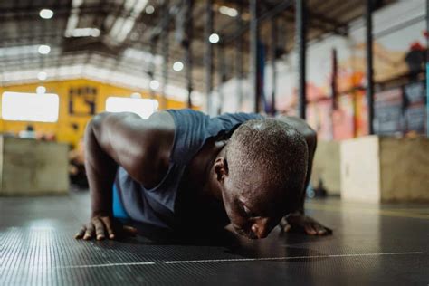 How To Do Military Push-Up (Army Push Up) - BicepTricep.com