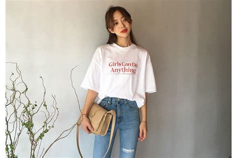 10 cách kết hợp với áo phông trắng để tạo ra outfit đẹp và ấn tượng