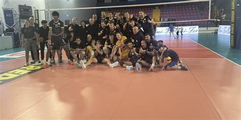 Volley La Omifer Palmi Rompe Il Ghiaccio E Con Macerata Arriva La