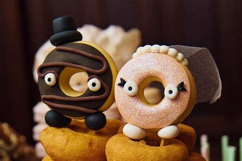 12 Creative Ways To Display Donuts At Your Wedding