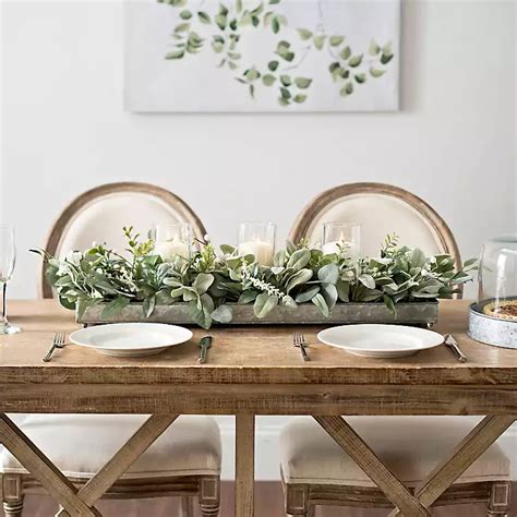 Centerpieces For A Dining Room Table