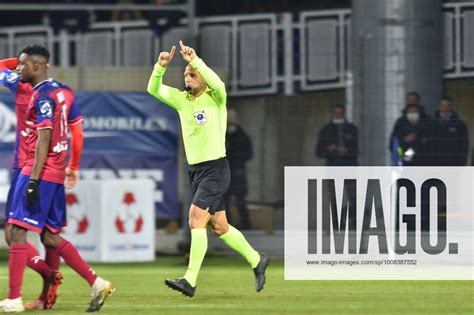 Amaury Delerue Arbitre Football Clermont Foot Vs Rc Lens Ligue