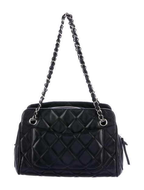 Chanel Quilted Chain Shoulder Bag Handbags Cha196892 The Realreal