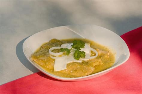 Enchiladas Verdes Mexicanas Frango Queijo Coentro E Cebola Foto