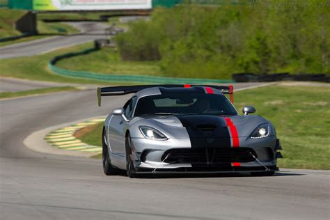 Dodge Viper ACR