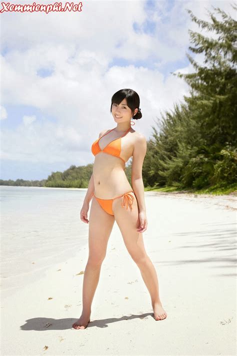 Xem Sayaka Ohnuki mặc bikini đi tắm biển Xem ảnh người đẹp châu á