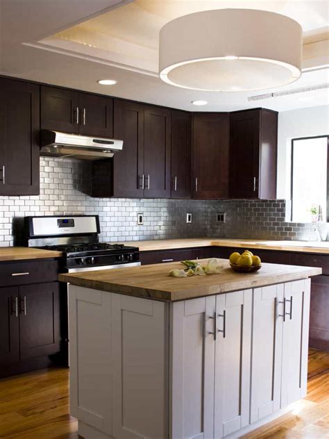 Stainless Steel Backsplash: The Pros, The Cons, and The Ideas