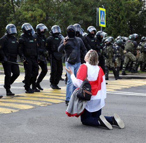 Weißrussland Über 300 Festnahmen bei Frauen Protest gegen Lukaschenko