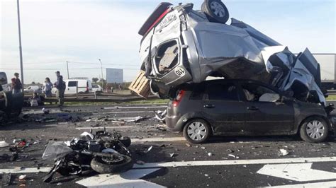 Buenos Aires Un Muerto Y Al Menos Seis Heridos En Un Choque M Ltiple