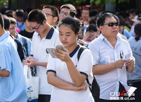 【图片直击】2018全国高考拉开大幕 河北39 2万考生赴考 国际在线