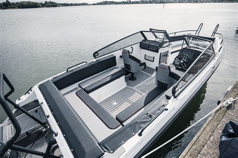 Husky R Finnmaster Motor Boats