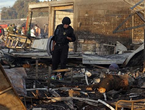 México subieron a 26 los muertos por una explosión en un mercado de