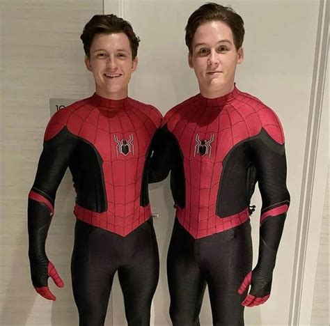 Tom Holland And His Stunt Double Spider Man No Way Home Bts Guys In