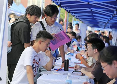 上海舉辦2024屆高校畢業生秋季校園招聘會