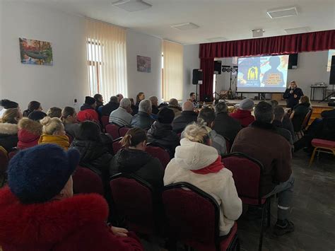 Peste 100 De Parinti Si Bunici Intalnire Cu Pompierii Botosaneni Spre