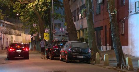 Jornal Nacional Tiroteio Em Frente A Conjunto Habitacional Fere 3 No