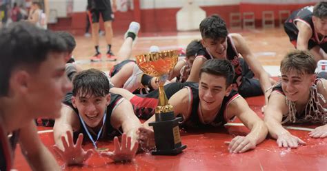 El básquet de Instituto y un año de festejos se consagró campeón de la