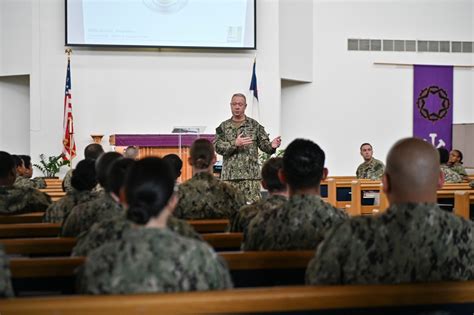 Dvids Images My Navy Career Center Commander Visits Pearl Harbor