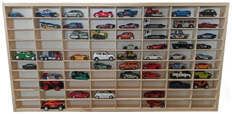 Zberateľská polička na autíčka typu Hot Wheels BIANO
