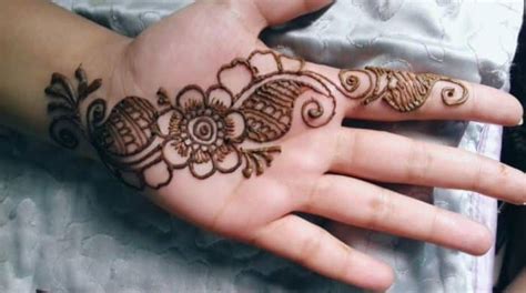 30 Beautiful Simple Mehndi Design Images – SheIdeas