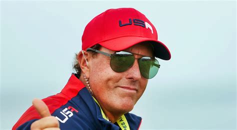 Phil Mickelson Showed Offensive Photo To Pat Perez S Wife