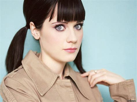 Latest Celebrity Photos: Zooey Deschanel