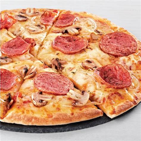 Deluxe Pepperoni Plus Pizza Inn