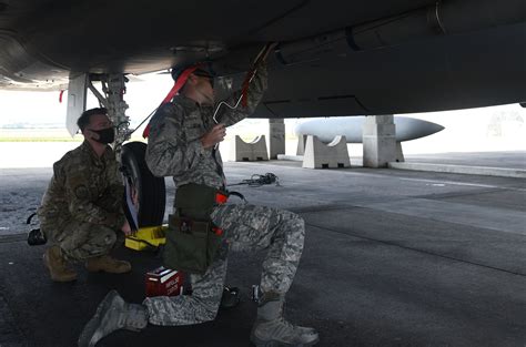 44th 67th AMUs Participate In Load Crew Of The Quarter Competition