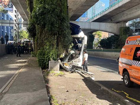 ¡fatal Accidente Autobús Se Impacta En Periférico Hay Varios Heridos Y Un Muerto