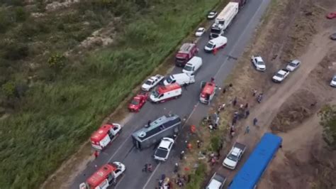 Acidente Entre Micro Nibus E Caminhonete Deixa Feridos Em Rodovia