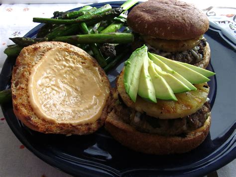 Pineapple Beef Burgers With Spicy Sriracha Mayo Fit Mama Real Food