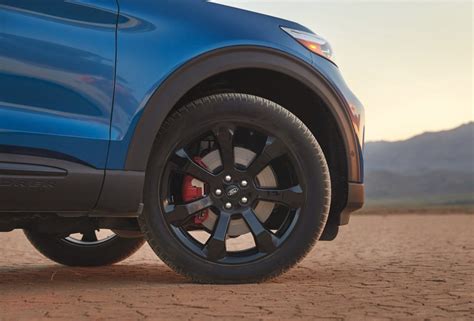 2022 Ford Explorer Gets A 400hp Rear Wheel Drive St Model And New St Line Trim Carscoops