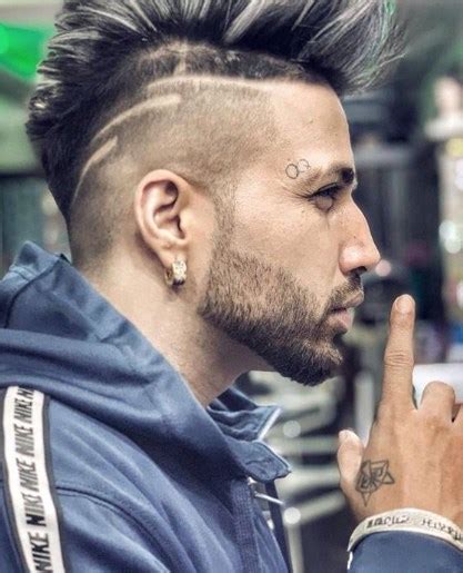 Sukhe (Punjabi Singer) Height, Age, Girlfriend, Wife, Family, Biography ...