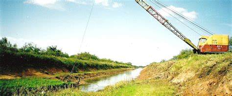 Avanzan a buen ritmo las obras de canalización del arroyo Nogoyá