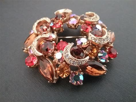 Sphinx brooch | Collectors Weekly