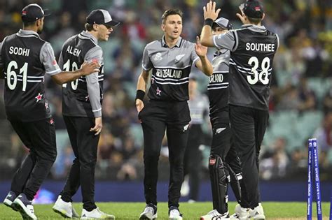 New Zealand Thump Australia In T World Cup Super Opener