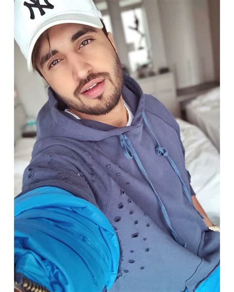 Jassi Gill 🤘 Jassi Gill Famous Singers Bollywood Actors