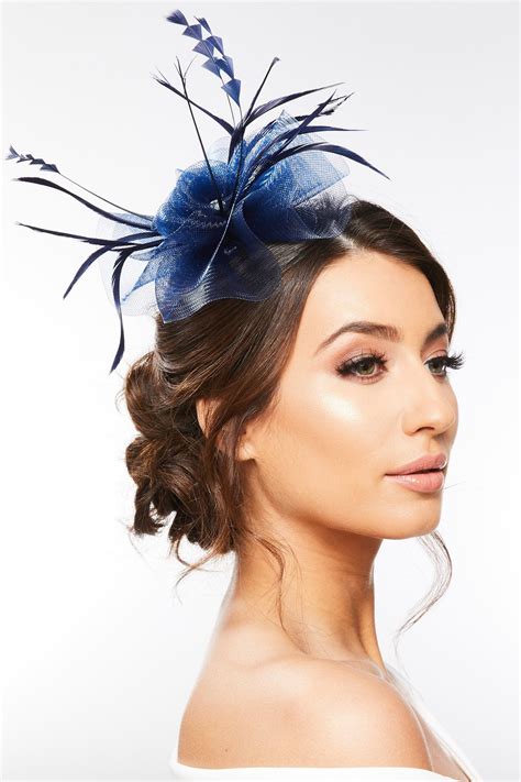 Fabulous Shoulder Length Hairstyles With Fascinator