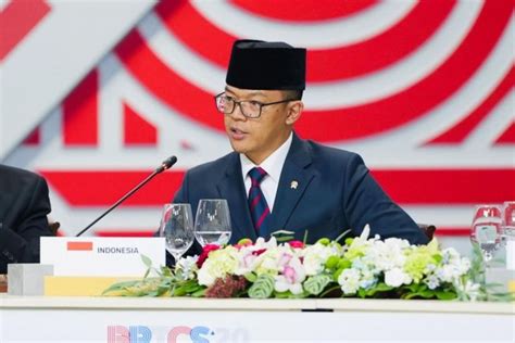 Indonesian FM Joins Cabinet Retreat After BRICS Summit ANTARA News