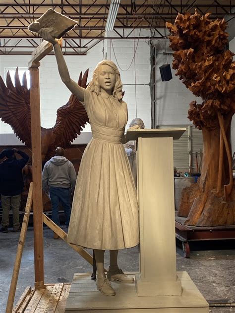 Commission For Historical Statues Approves Model Of Forthcoming Barbara