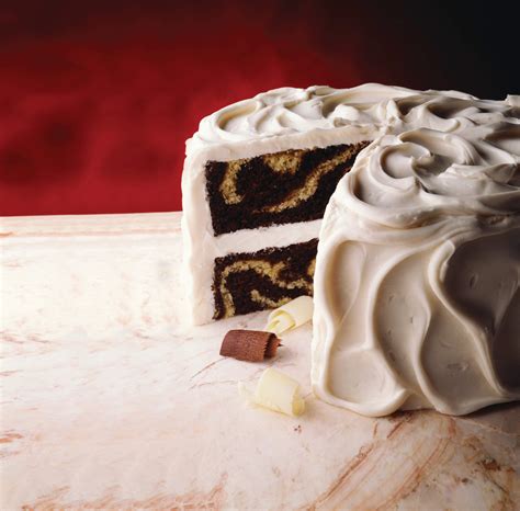 Plugrà - Decadent Marble Cake with Cream Cheese Icing Recipe