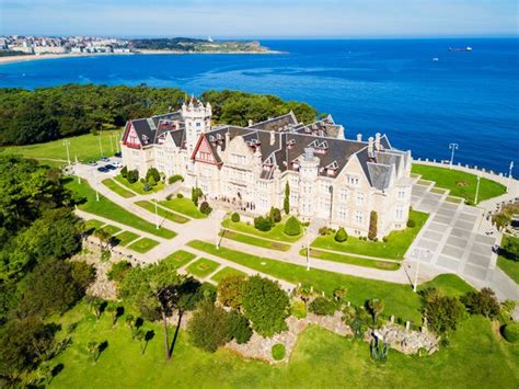 Premium Photo Magdalena Palace Or Palacio De La Magdalena Aerial