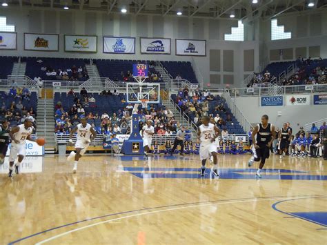 Hofstra Basketball Opens Regular Season with 102-62 Win Over ...