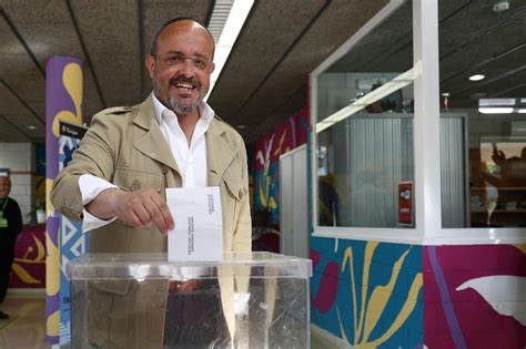 Fern Ndez Pide Votar Con Alegr A Y Esperanza Y Espera Una Alt Sima