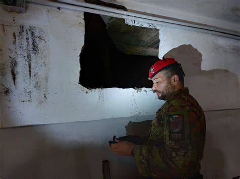 Nel Parco Verde Di Caivano Scoperti I Bunker Segreti Per Sfuggire Alle