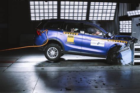 Mahindra Xuv Scores Star Safety Rating In Global Ncap Crash Test