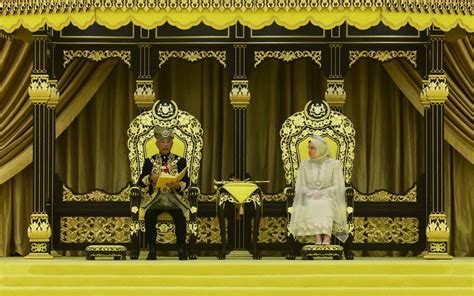 Agong Zahir Kegusaran Isu Kalimah Allah Titah Kerajaan Harmonikan