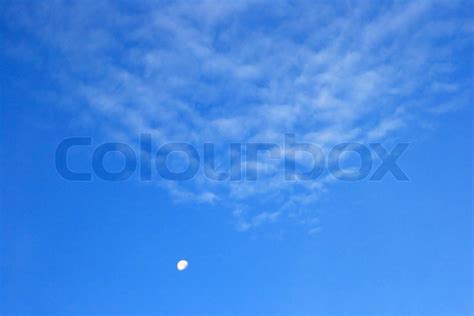 Wolken Und Mond Am Himmel Stock Bild Colourbox