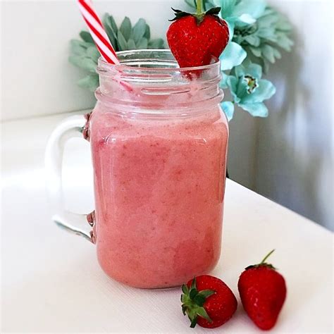 Strawberry Banana Coconut Milk Smoothie My Gorgeous Recipes