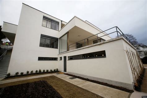 Six Beautiful Buildings Designed By Ludwig Mies Van Der Rohe